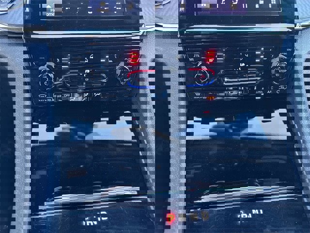 Used 2023 Jeep Grand Cherokee L Laredo image 10