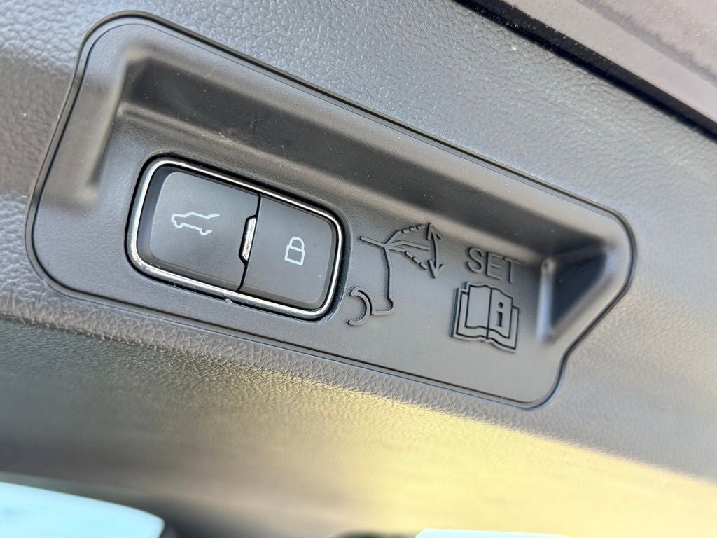 Certified 2023 Ford Explorer Limited w/ Limited Technology Package AWD/4WD image 37