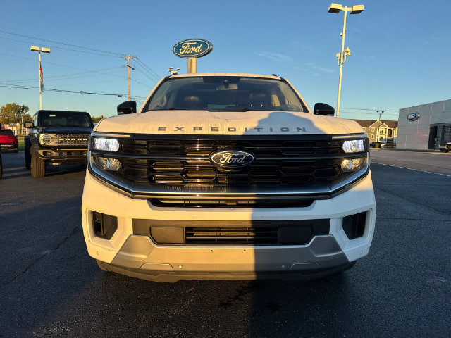Certified 2025 Ford Expedition Platinum AWD/4WD image 2