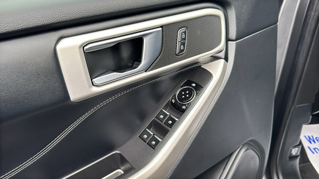 Certified 2022 Ford Explorer XLT w/ Equipment Group 202A image 14