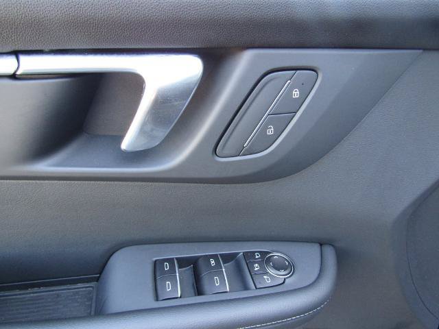 Used 2025 Buick Enclave Sport Touring AWD/4WD image 28