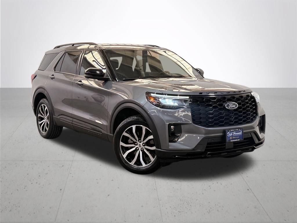 Certified 2025 Ford Explorer ST-Line AWD/4WD image 8