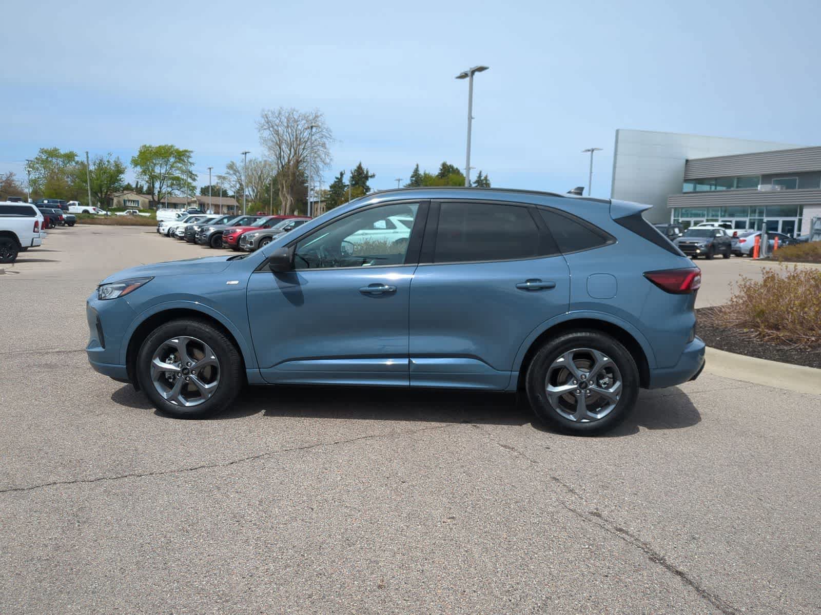 Certified 2024 Ford Escape ST-Line w/ Tech Pack #1 AWD/4WD image 5