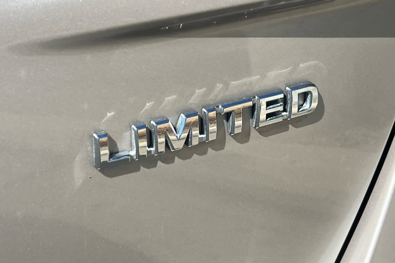 Used 2021 Toyota Prius Prime Limited w/ Carpet Mat Package (TMS) image 29