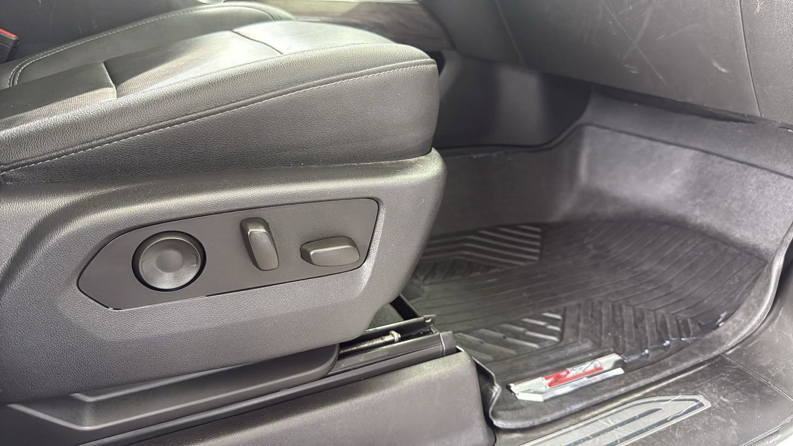 Used 2023 Chevrolet Silverado 1500 LTZ image 25