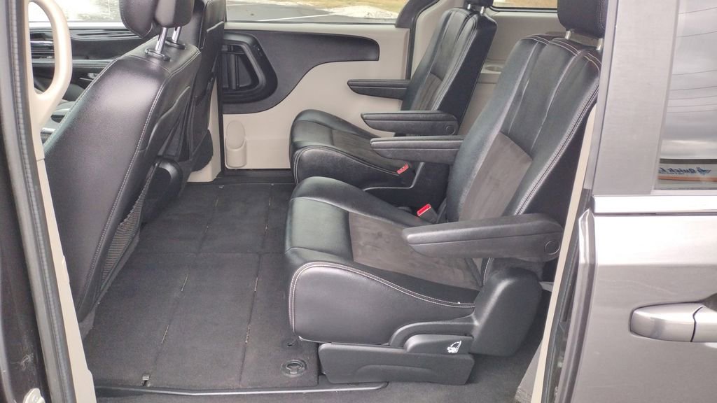 Used 2020 Dodge Grand Caravan SXT FWD image 20