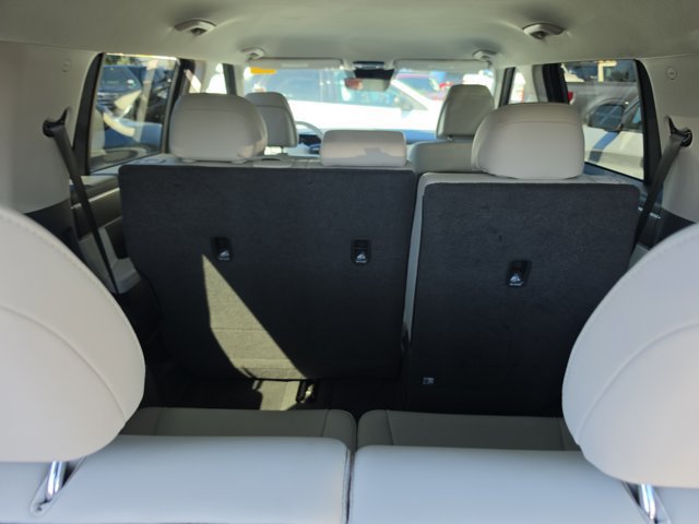 Used 2026 Hyundai Santa Fe SEL FWD image 8