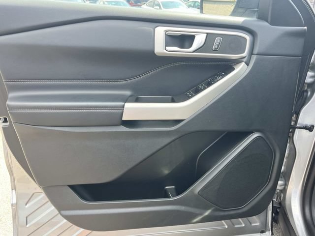 Certified 2023 Ford Explorer XLT w/ Equipment Group 202A AWD/4WD image 31