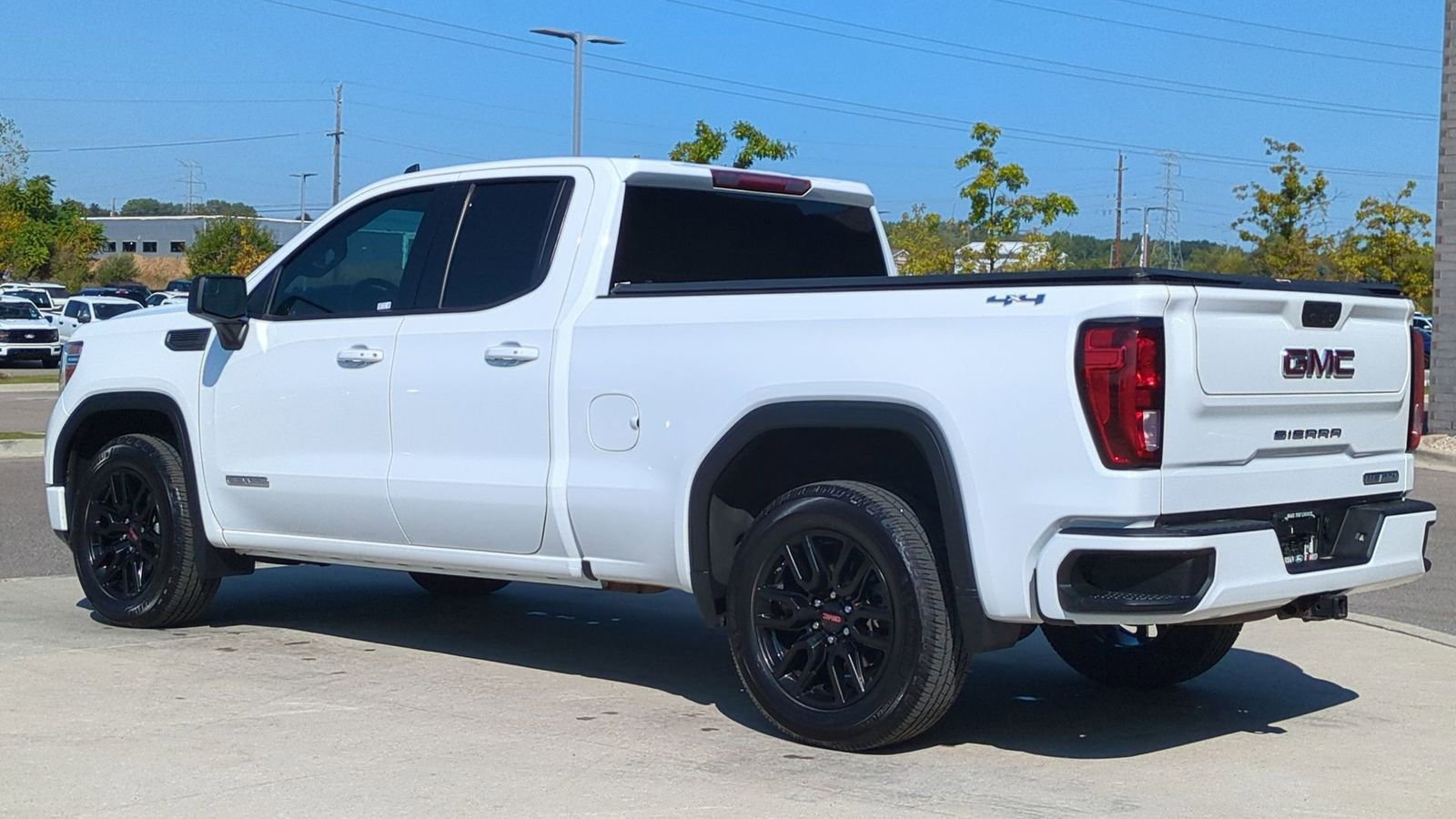 Used 2022 GMC Sierra 1500 Elevation image 3