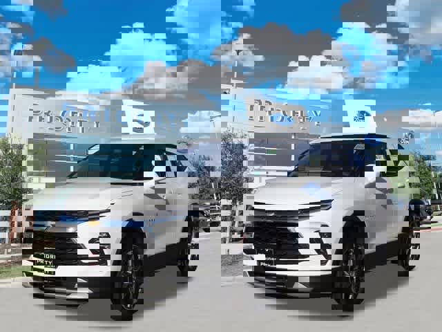 Used 2023 Chevrolet Blazer LT image 1