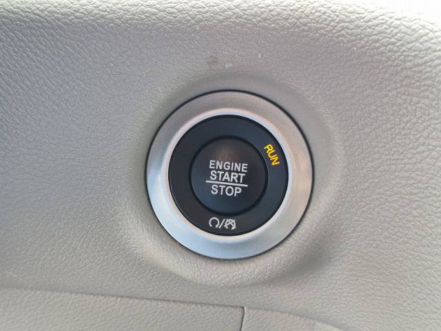 Used 2023 Chrysler Pacifica Touring-L FWD image 20
