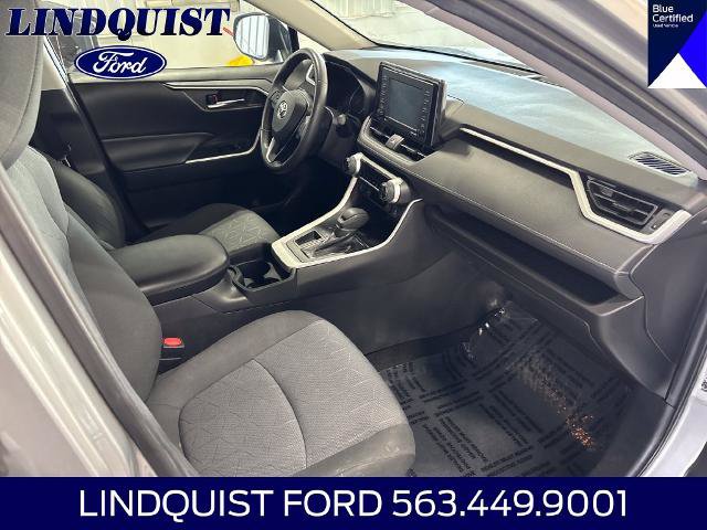 Used 2020 Toyota RAV4 XLE w/ Convenience Package FWD image 20