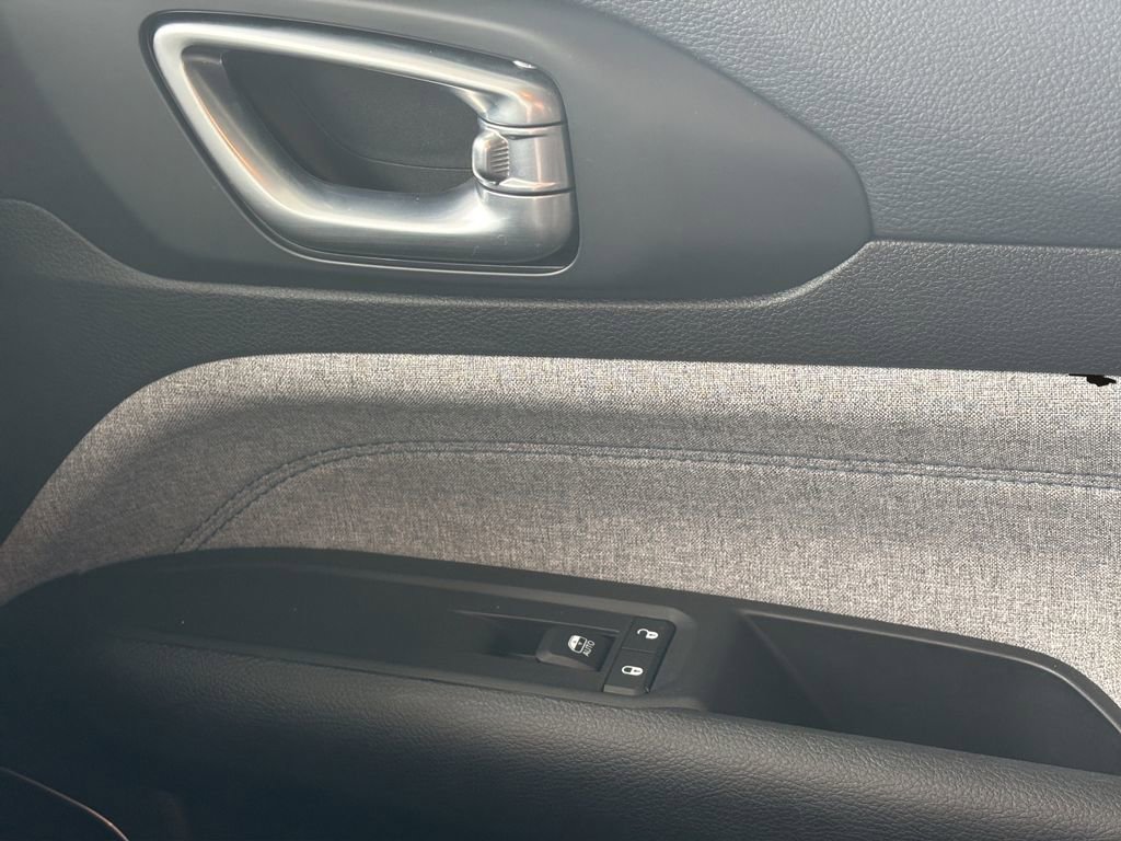 Used 2022 Jeep Compass Latitude image 11