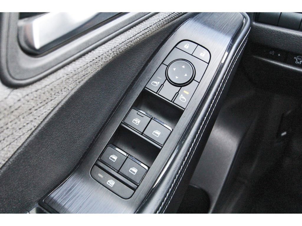 Used 2023 Nissan Rogue SV FWD image 21