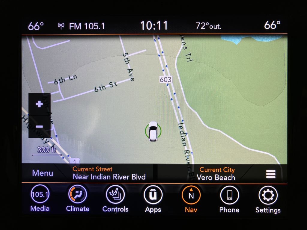 Used 2021 Jeep Grand Cherokee Laredo X image 25