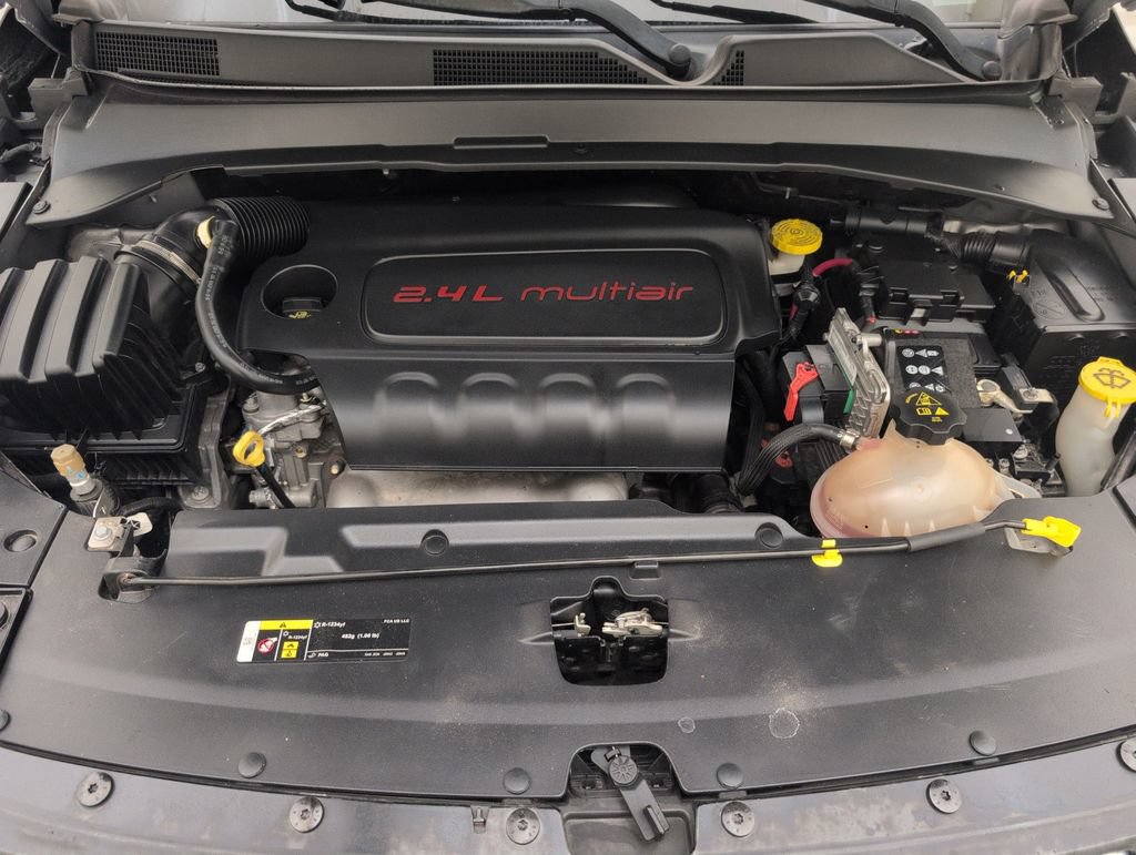 Used 2018 Jeep Compass Latitude w/ Popular Equipment Group FWD image 37