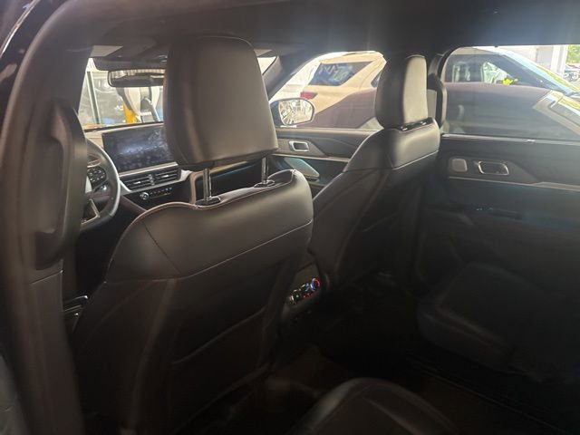 Certified 2025 Ford Explorer ST image 8