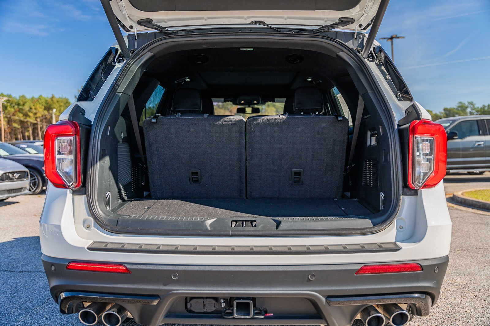 Certified 2024 Ford Explorer ST w/ Equipment Group 401A image 15