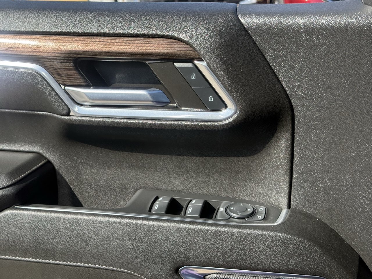 Used 2024 Chevrolet Silverado 1500 LT Trail Boss w/ LT Trail Boss Premium Package AWD/4WD image 23