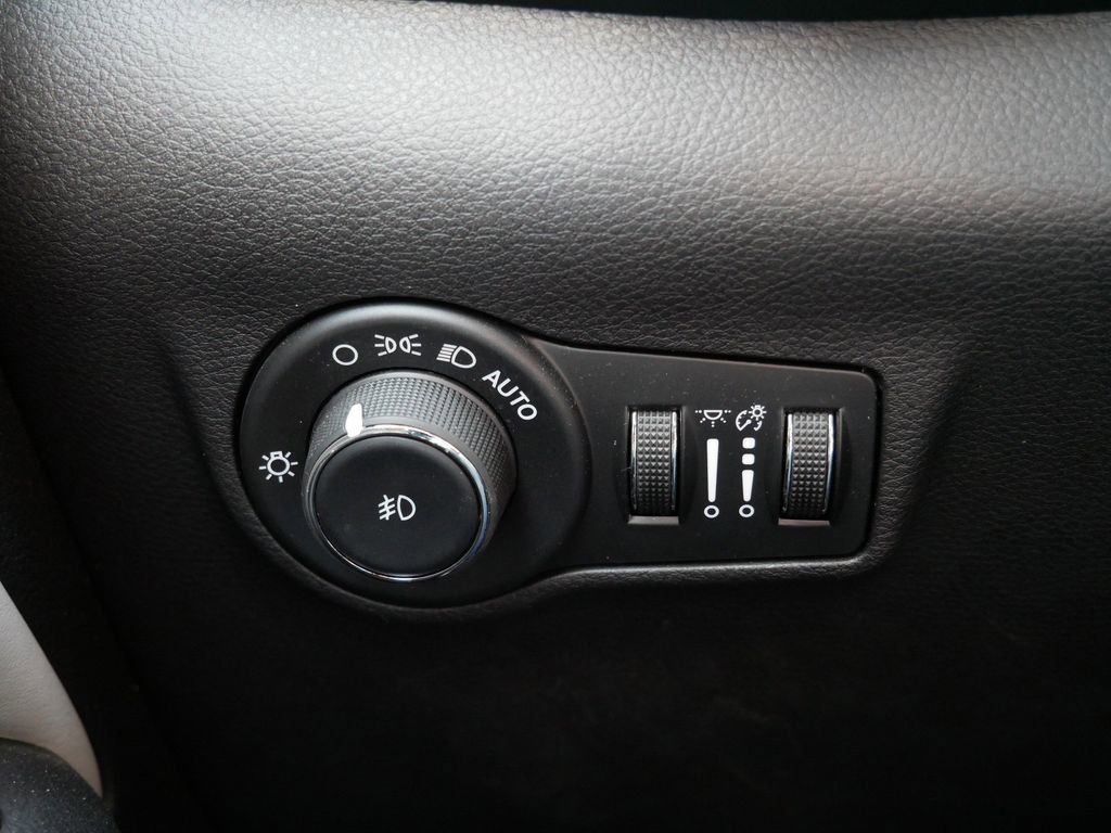 Used 2024 Jeep Compass Limited AWD/4WD image 16