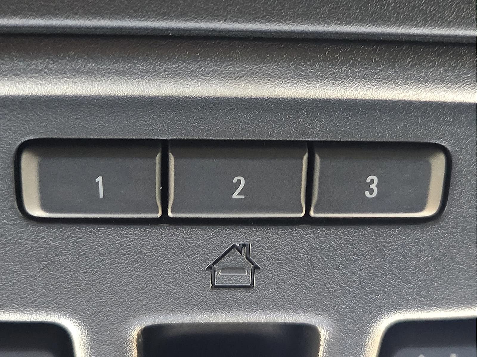 Used 2025 GMC Sierra 2500 AT4 w/ AT4 Premium Plus Package image 20