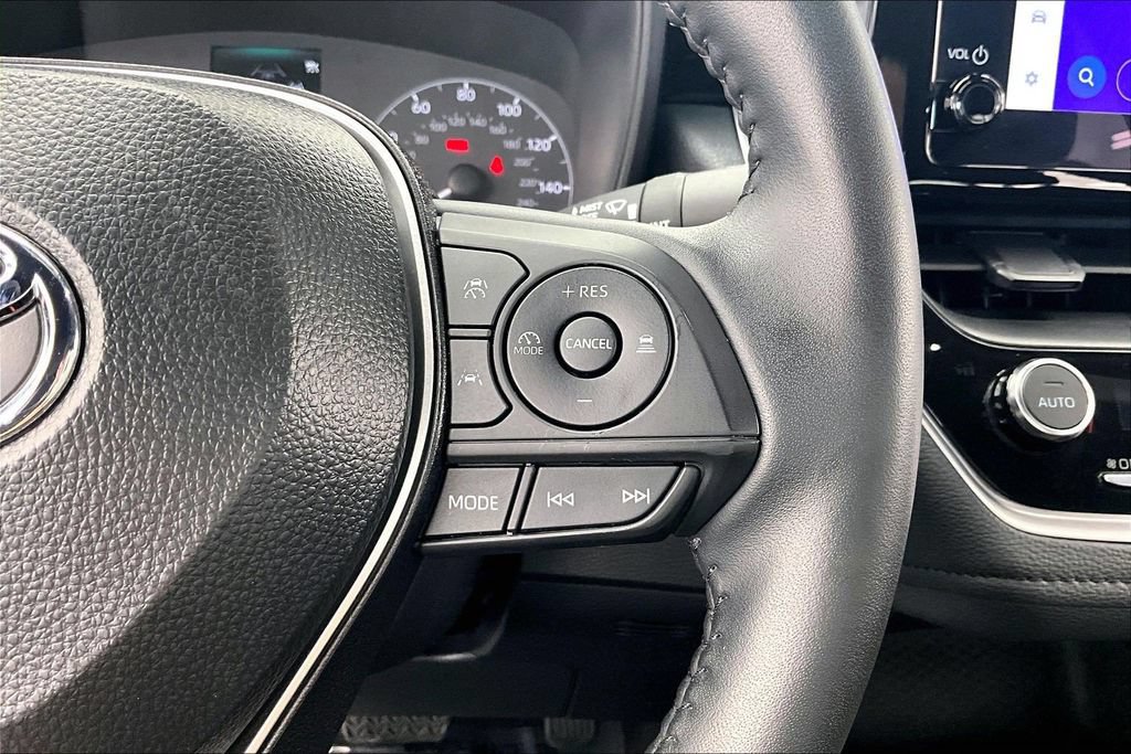 Used 2025 Toyota Corolla SE FWD image 19