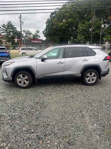 Used 2022 Toyota RAV4 XLE AWD/4WD image 4