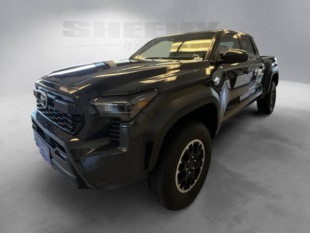Used 2025 Toyota Tacoma TRD Off-Road AWD/4WD image 16