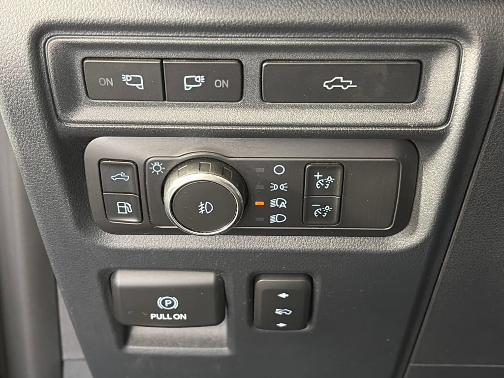 Certified 2021 Ford F150 Platinum w/ Equipment Group 701A High image 25