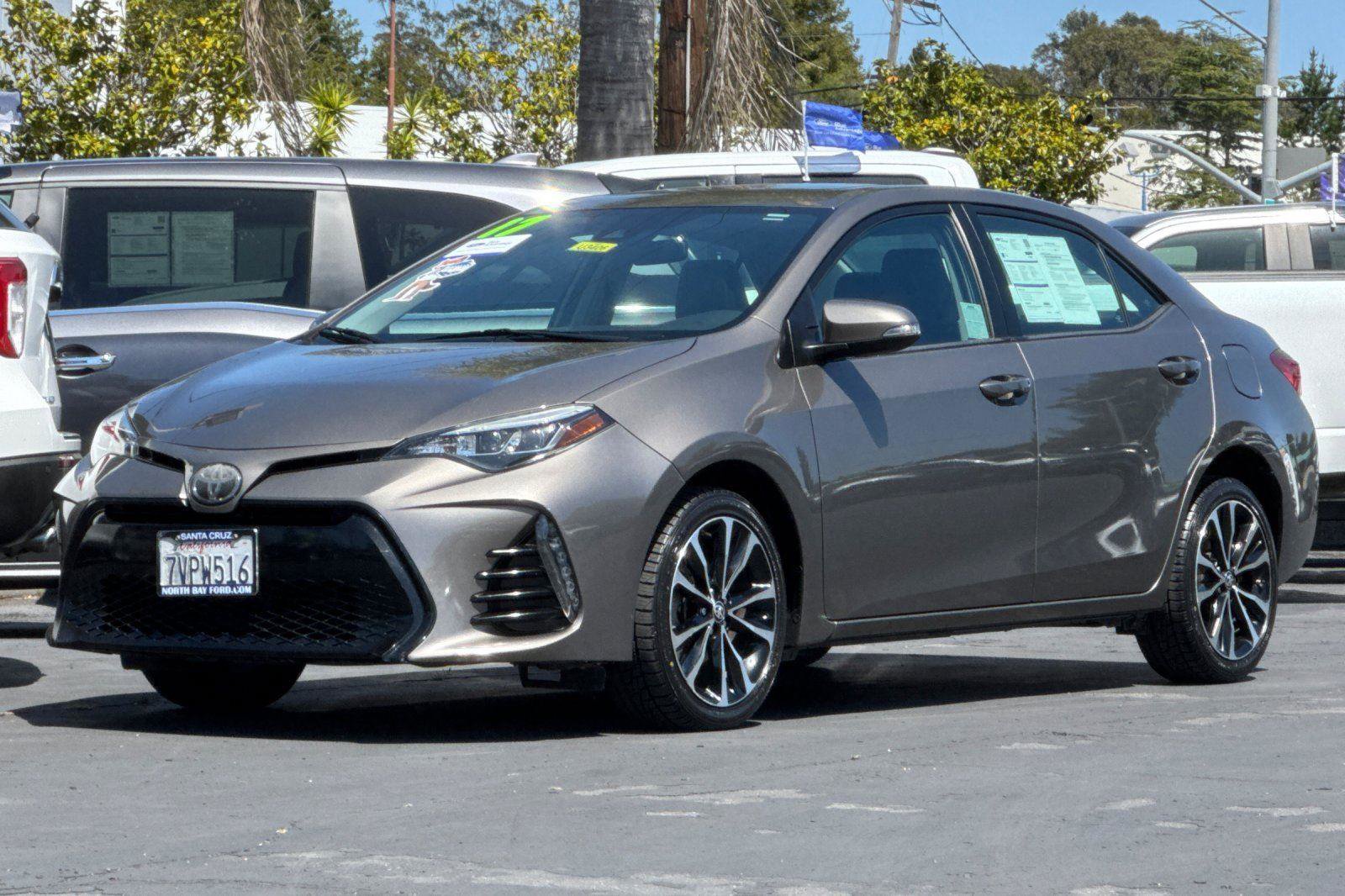 Used 2017 Toyota Corolla SE image 29