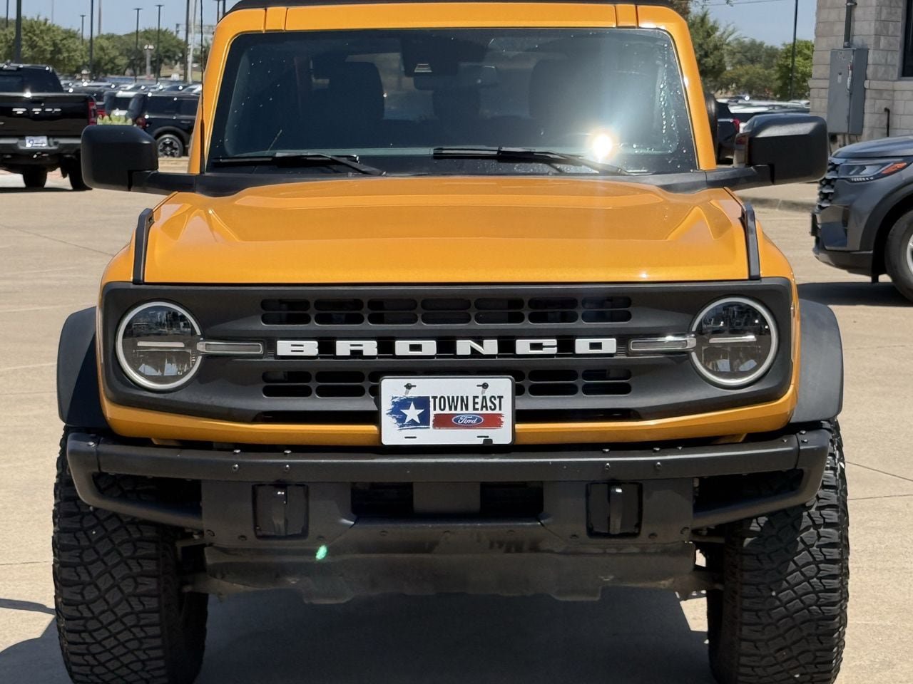Certified 2021 Ford Bronco Black Diamond w/ Sasquatch Package AWD/4WD image 7
