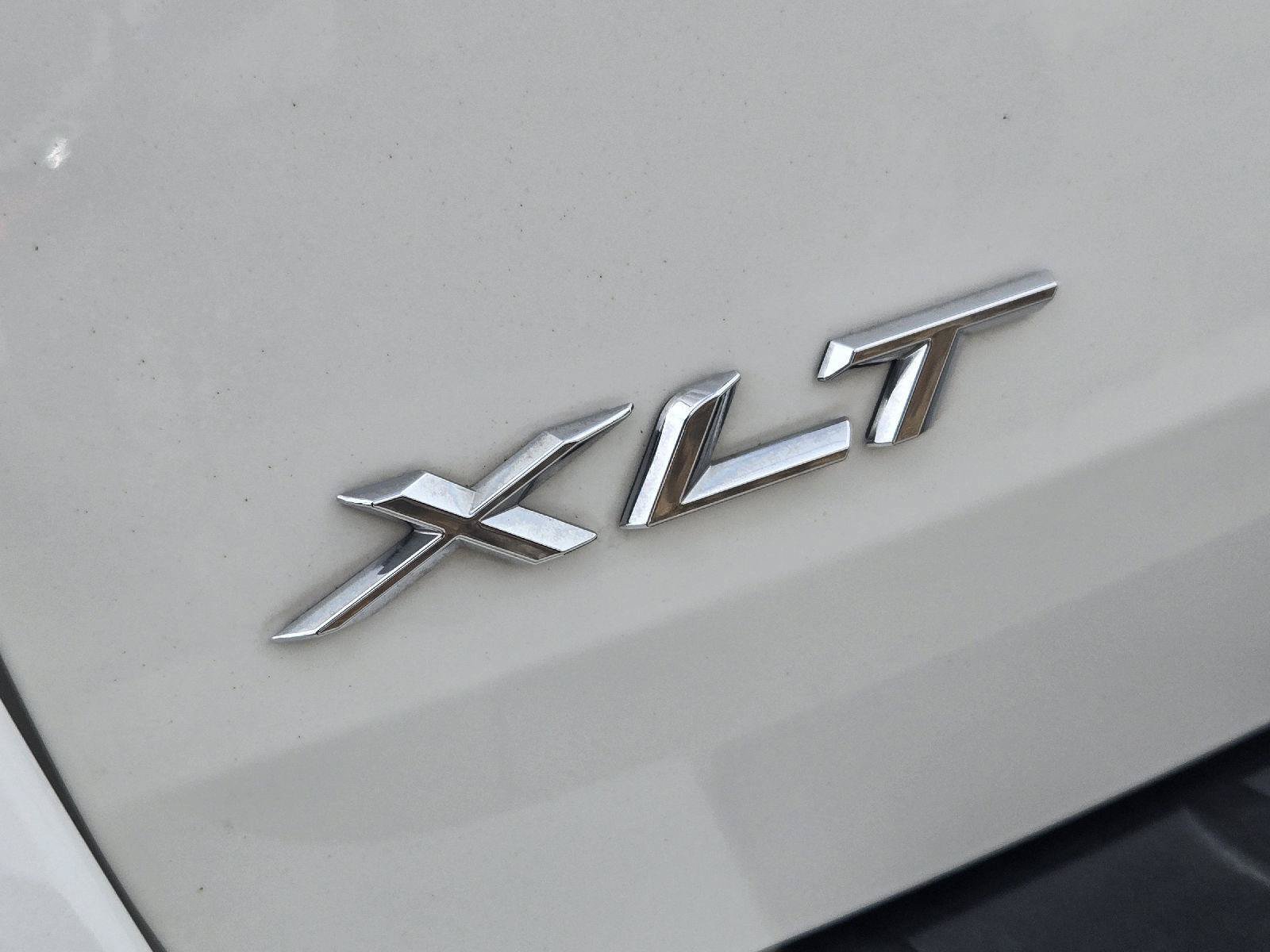 Certified 2023 Ford Explorer XLT w/ Equipment Group 202A RWD image 9