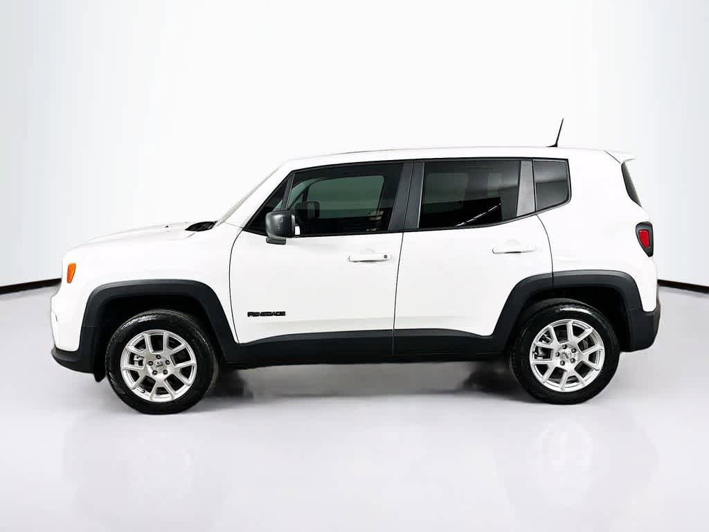 Used 2023 Jeep Renegade Latitude AWD/4WD image 3