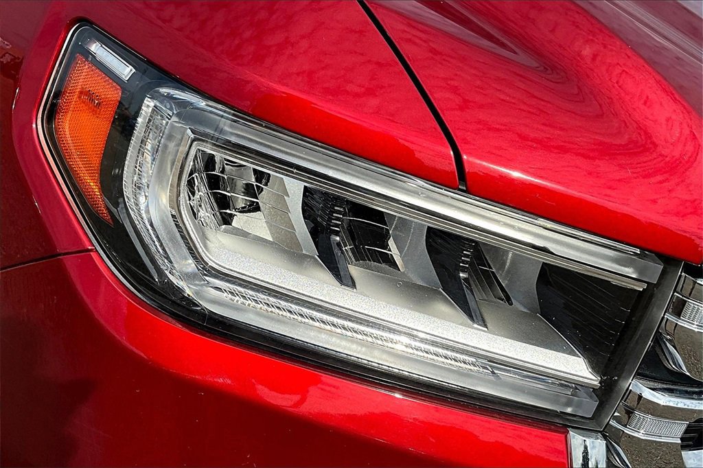 Used 2023 GMC Acadia SLT image 30