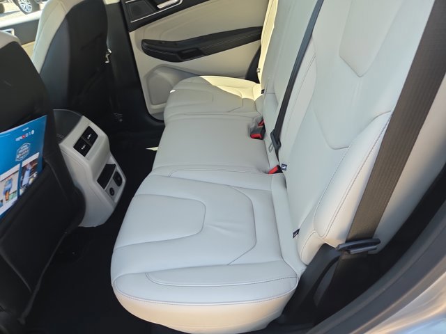 Certified 2022 Ford Edge Titanium image 11