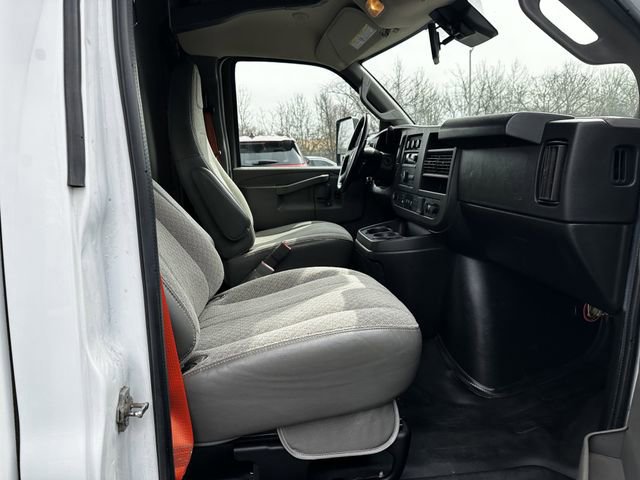Used 2022 Chevrolet Express 3500 w/ Power Convenience Package image 32