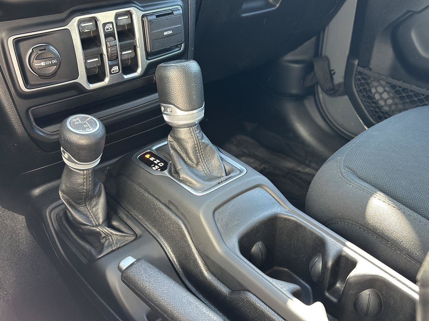 Used 2021 Jeep Gladiator Sport AWD/4WD image 17