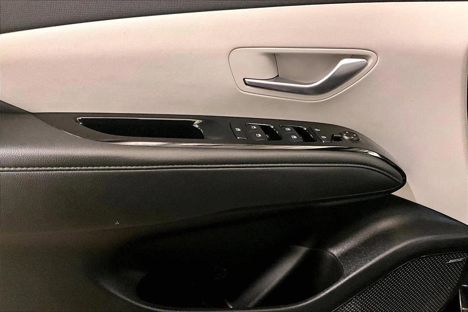 Used 2022 Hyundai Tucson Limited w/ Cargo Package image 22