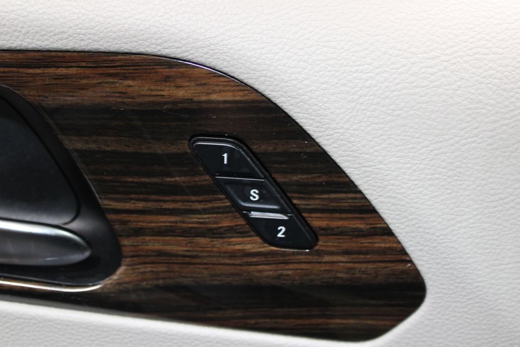 Used 2023 Chrysler Pacifica Limited FWD image 47