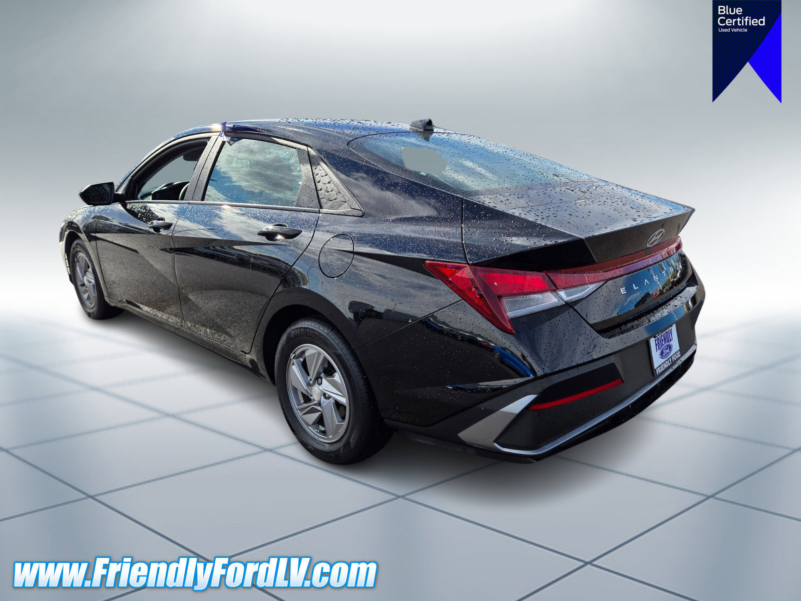 Used 2025 Hyundai Elantra SE image 3