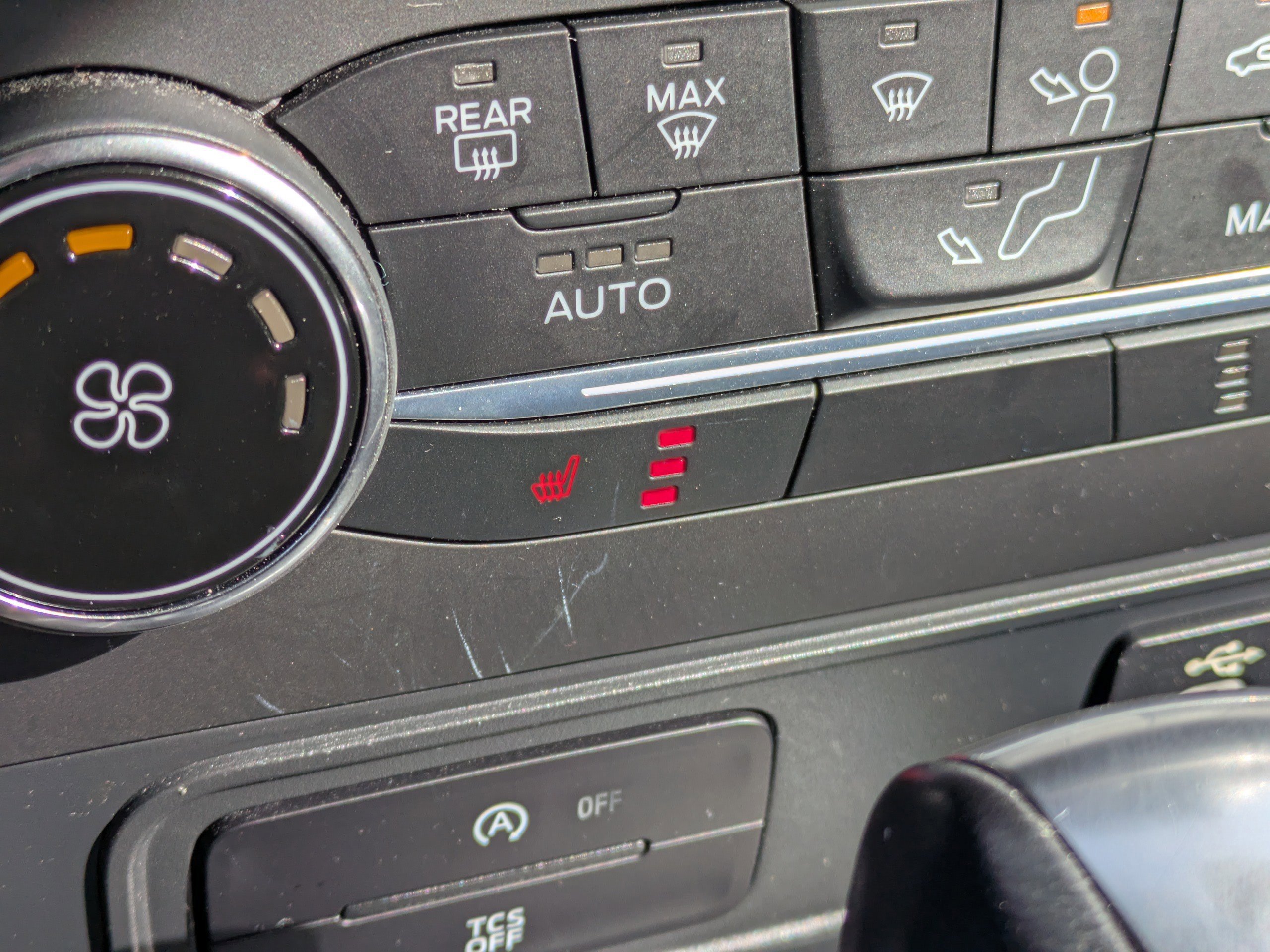 Certified 2019 Ford EcoSport SE w/ SE Convenience Package image 27