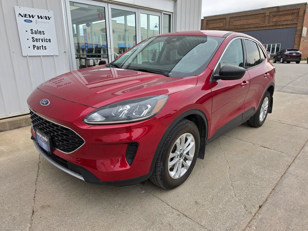 Certified 2022 Ford Escape SE w/ Cold Weather Package AWD/4WD image 2