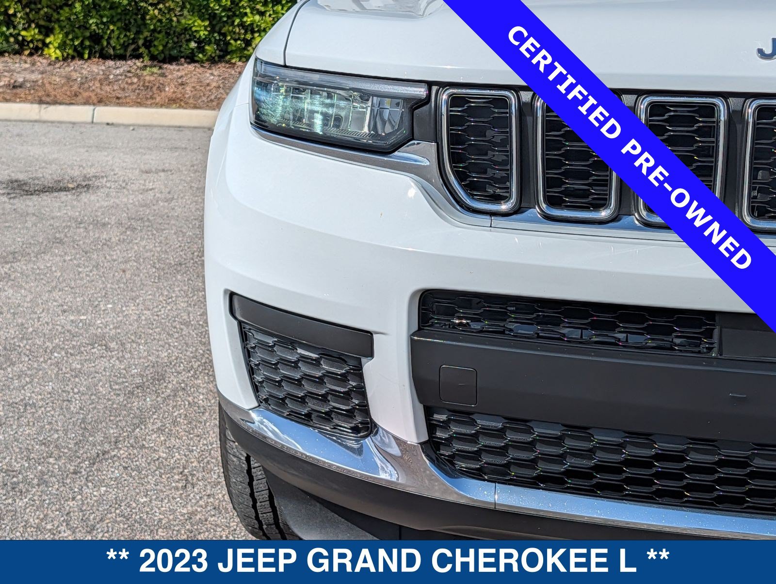 Used 2023 Jeep Grand Cherokee L Laredo w/ Trailer Tow Group (B) AWD/4WD image 10