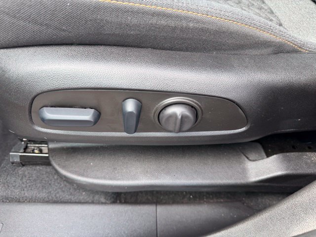 Used 2023 Chevrolet Equinox LT FWD image 9