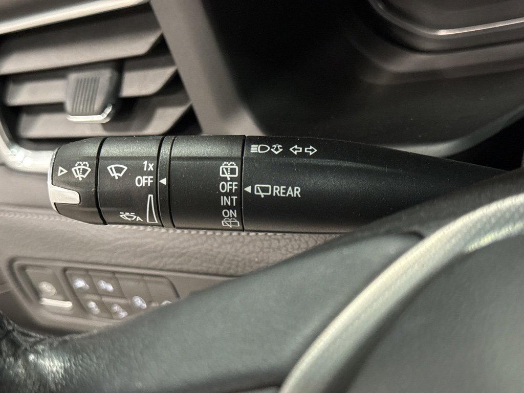 Used 2021 GMC Yukon XL Denali w/ Denali Ultimate Package image 16