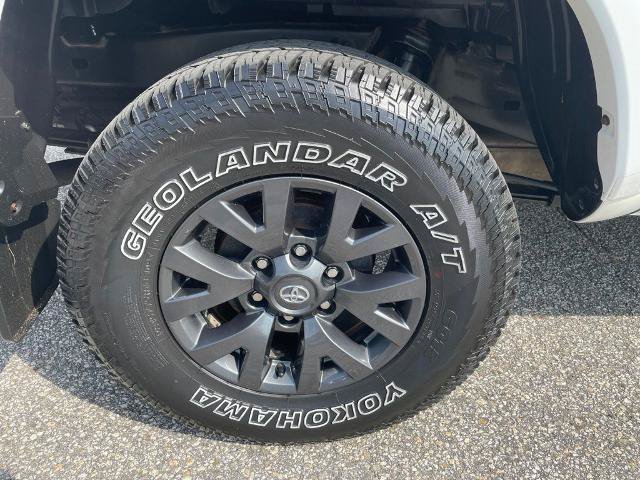 Used 2023 Toyota Tacoma SR5 AWD/4WD image 4