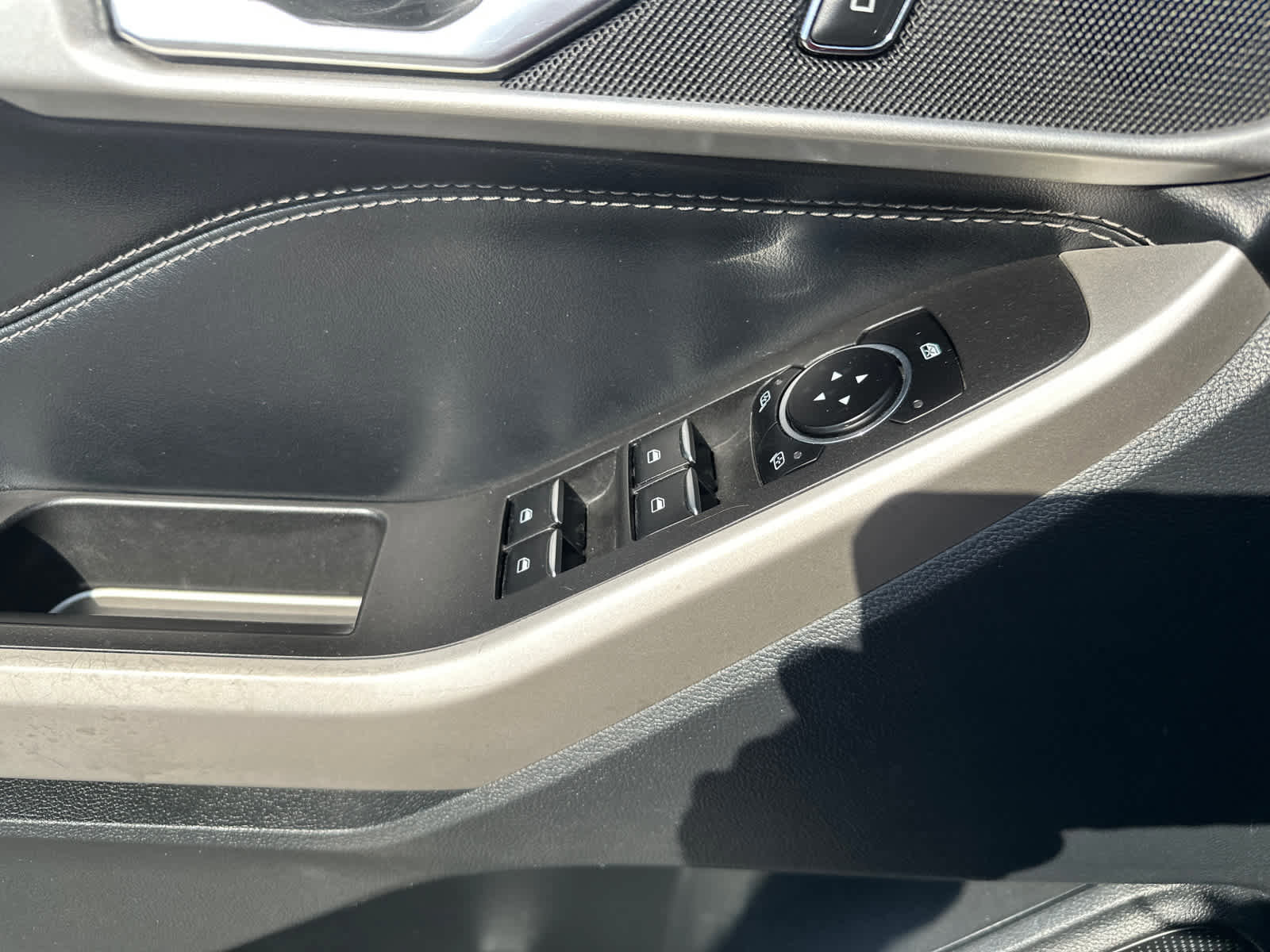 Certified 2022 Ford Explorer XLT w/ Equipment Group 202A image 27