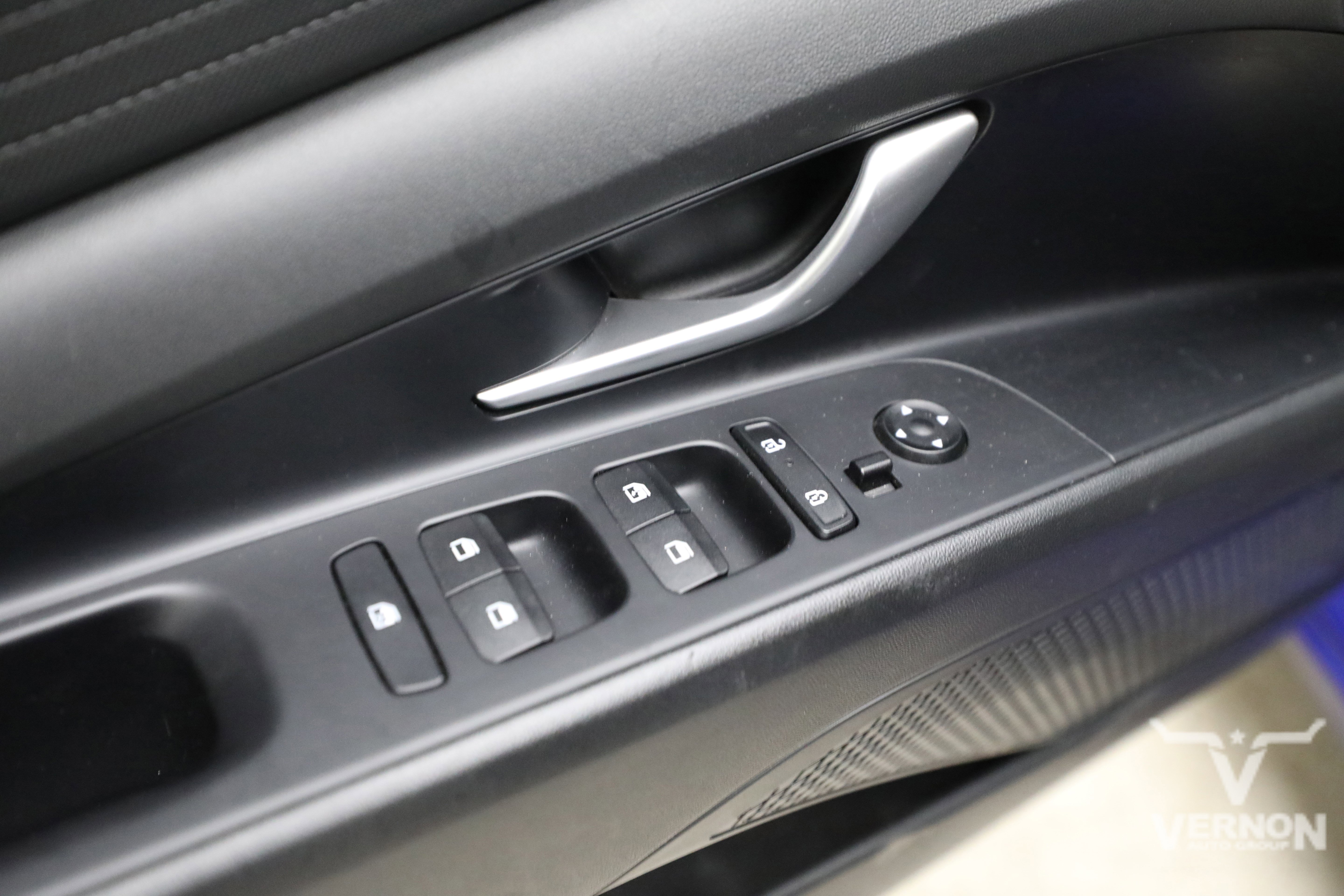 Used 2024 Hyundai Elantra SEL image 16