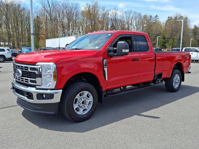Certified 2025 Ford F350 XLT AWD/4WD image 3