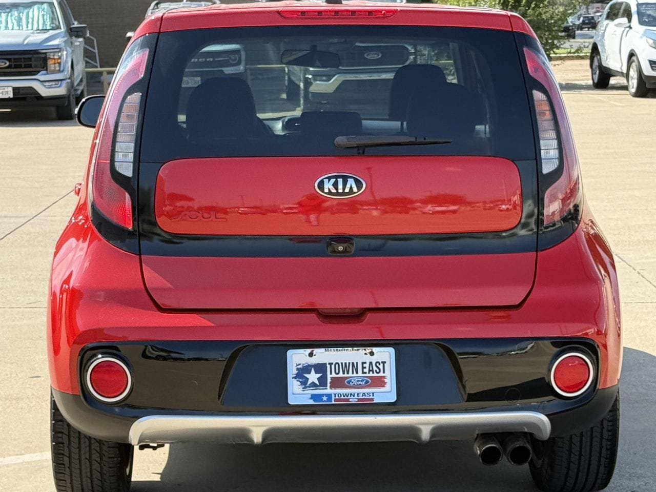 Used 2018 Kia Soul ! FWD image 6